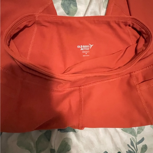 Old Navy Women’s Coral Leggings. Excellent used condition - Picture 3 of 3